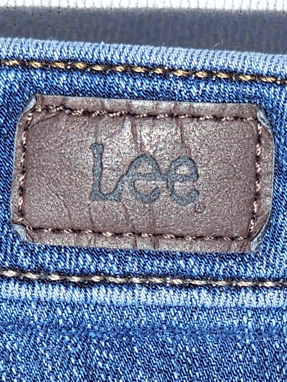 Lee Women's Size 14 Dark Blue Boot-Cut Jeans. - Picture 4 of 4